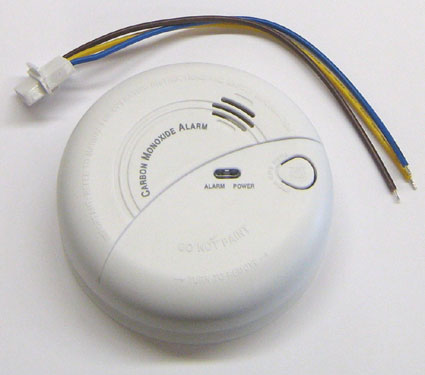 Orientalert kolsýrlingsskynjari 230V samtengjanlegur m/vír Orientalert kolsýrlingsskynjari 230V samtengjanlegur m/vír