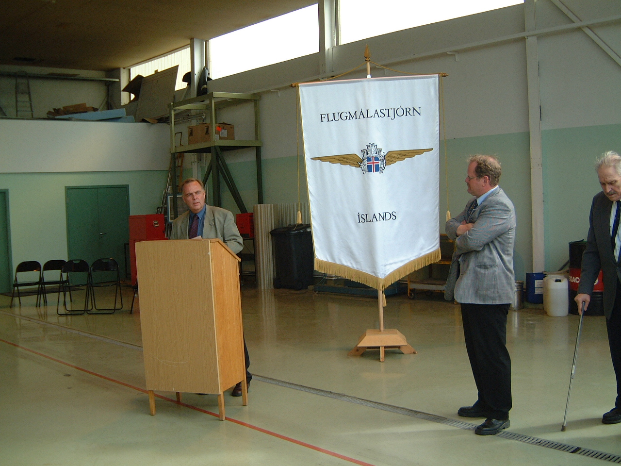 Benedikt E. Gunnarsson ávarpaði gesti og afhenti lyklana