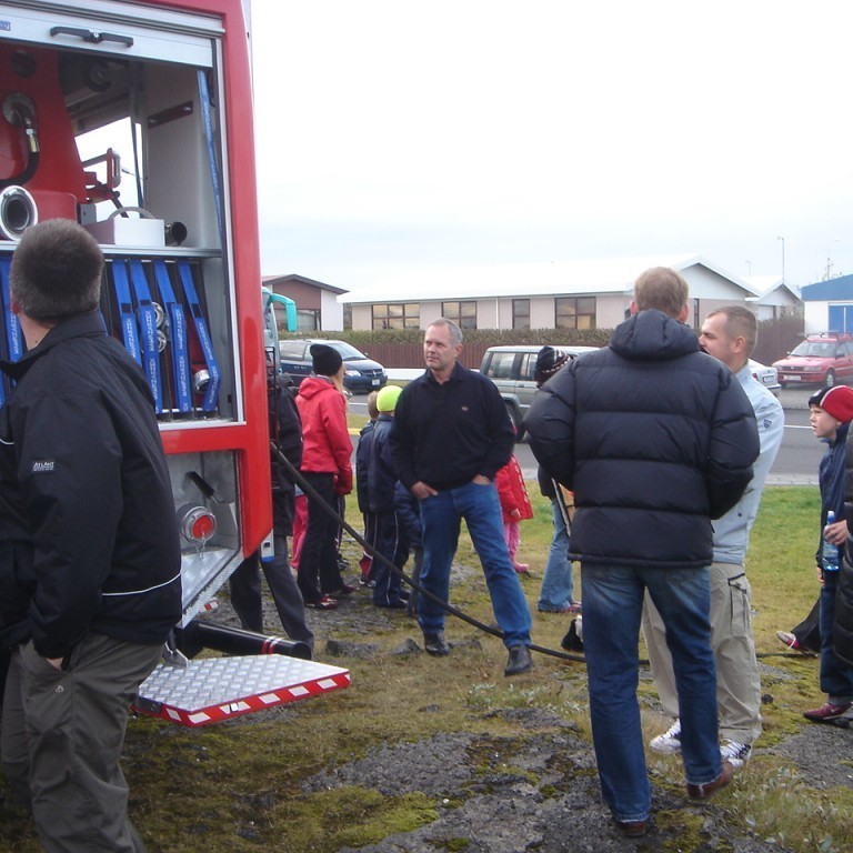 Frá afhendingu Þorlákshafnarbifreiðar