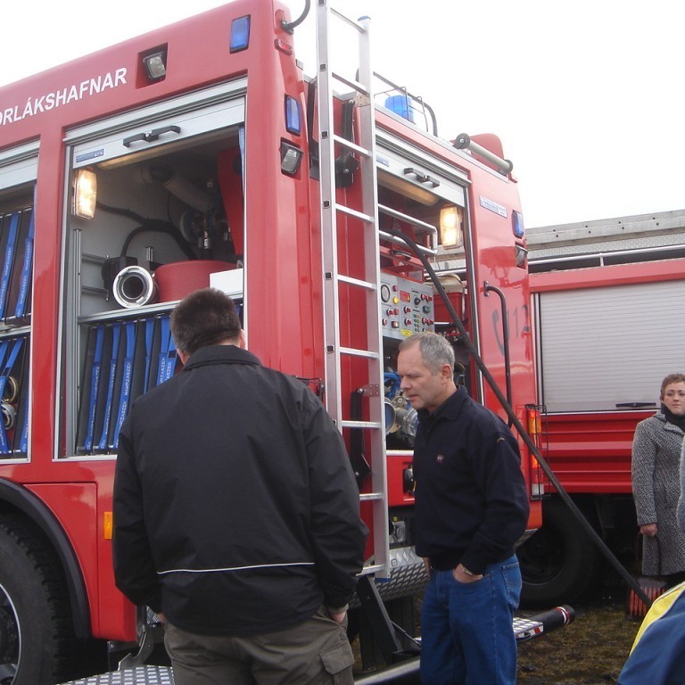 Frá afhendingu Þorlákshafnarbifreiðar