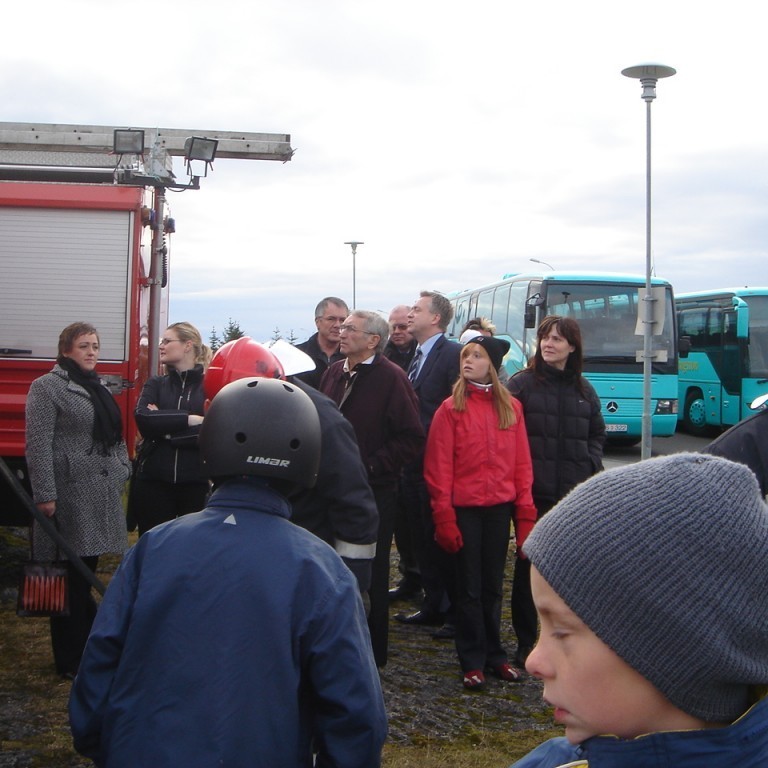 Frá afhendingu Þorlákshafnarbifreiðar