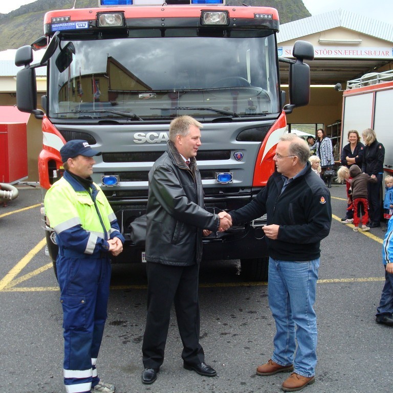 Afhending lykla til bæjarstjóra