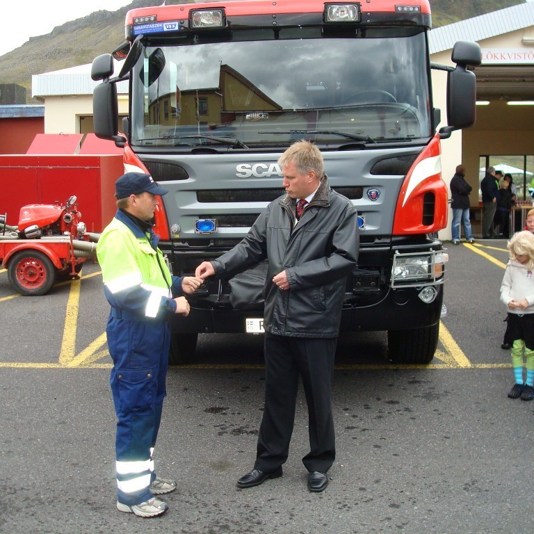 Afhending lykla til slökkviliðsstjóra