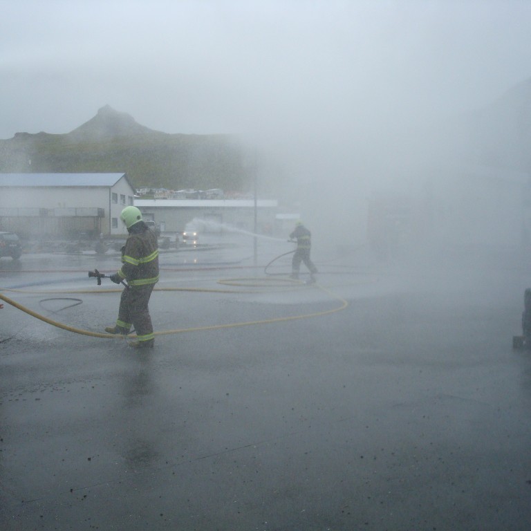 Vatnsslagurinn hafinn