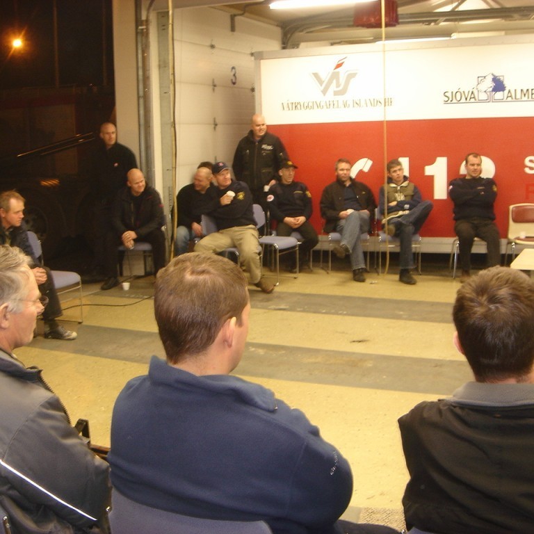 Búið að opna út.