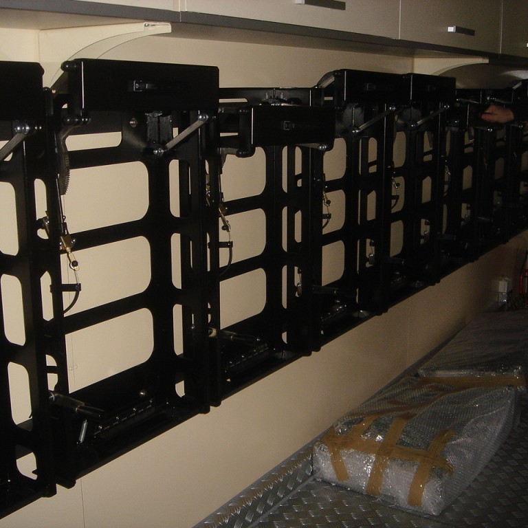 Reykköfunartækjafestingar