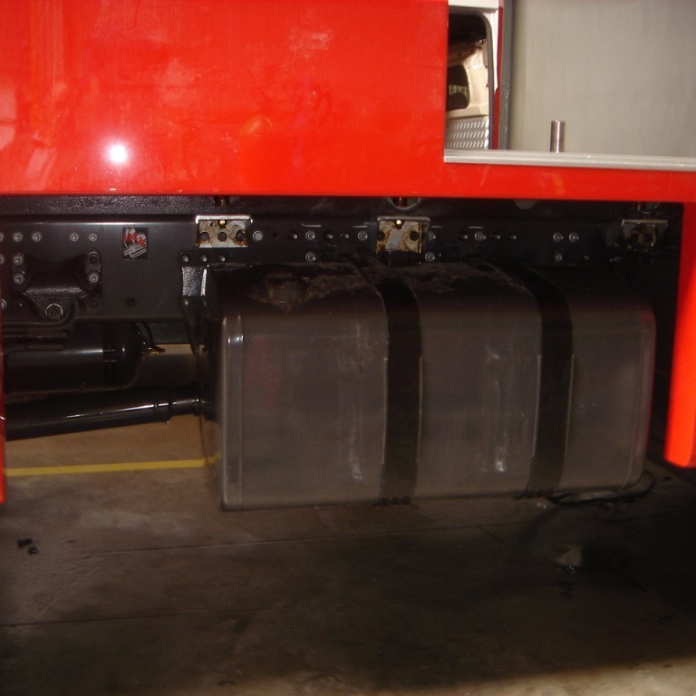 Olíutankur í Árnesbifreiðinni