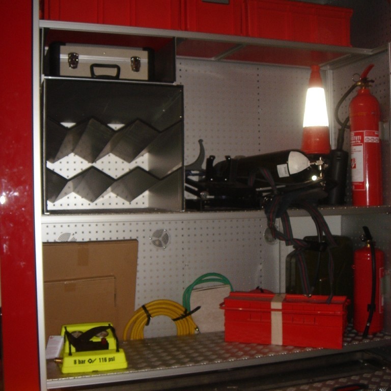 Fyrirkomulag í hliðarskáp hjá Litháum