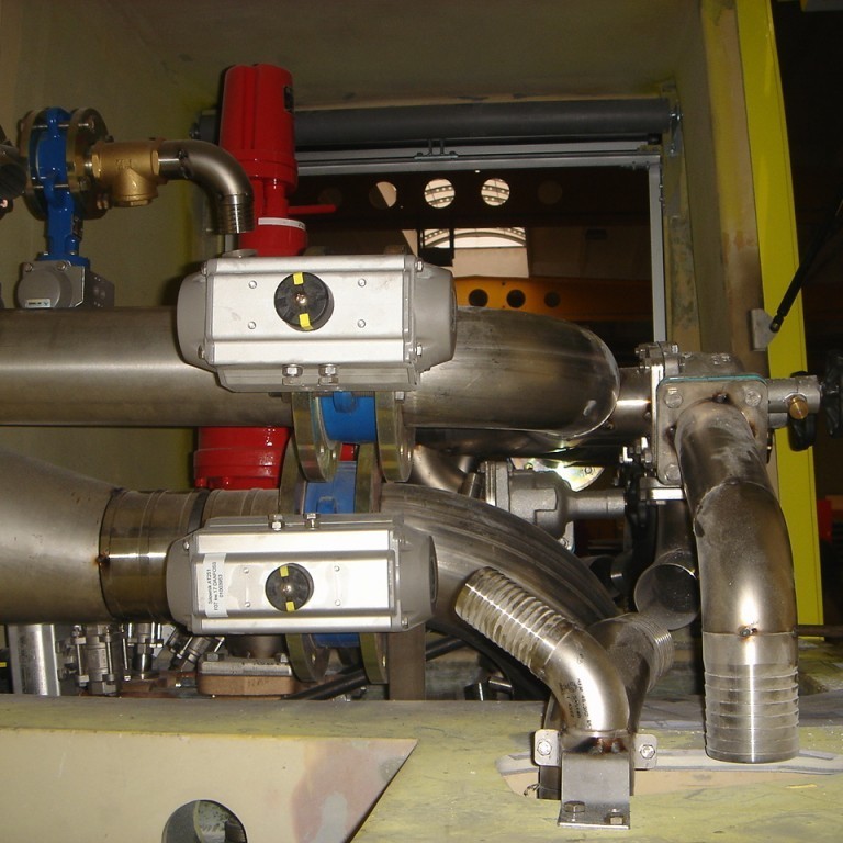 Loftlokar á brunadælu