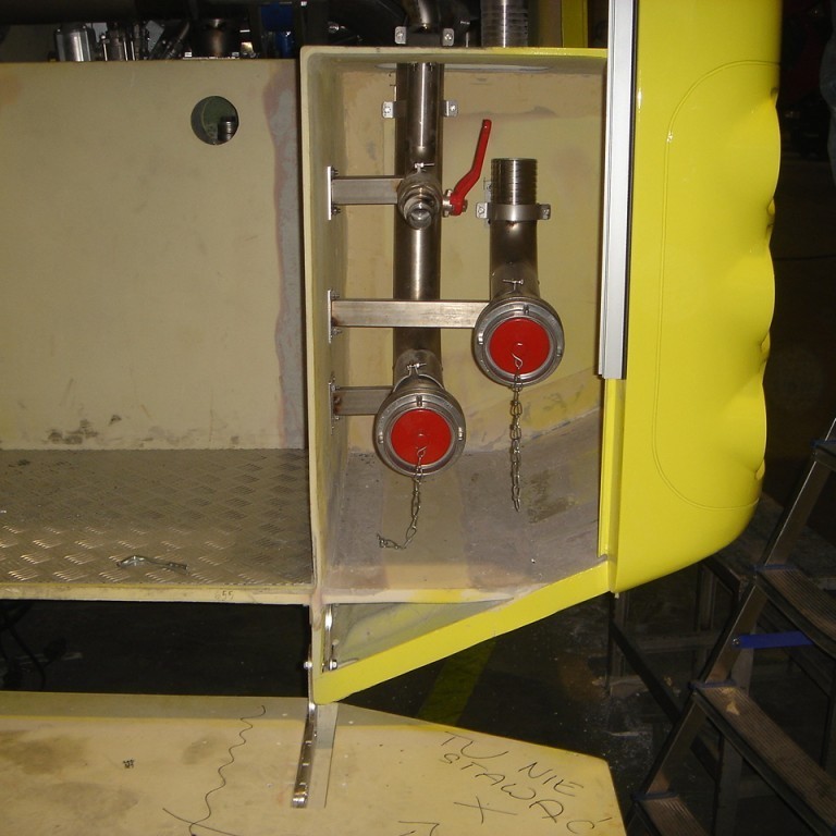 Úttök á vinstri hlið