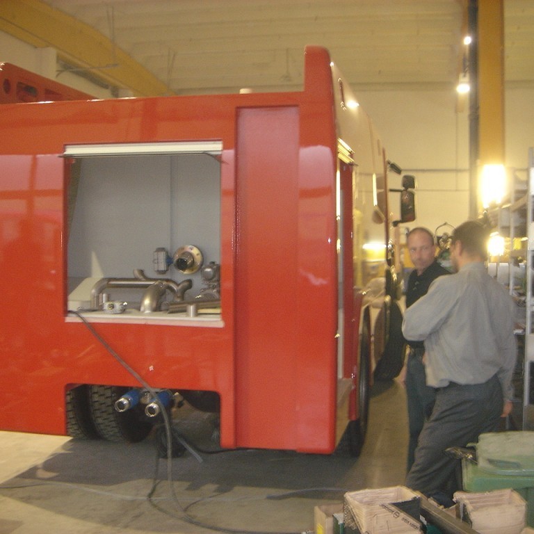 Niðurbyggð yfirbygging á Scaniu