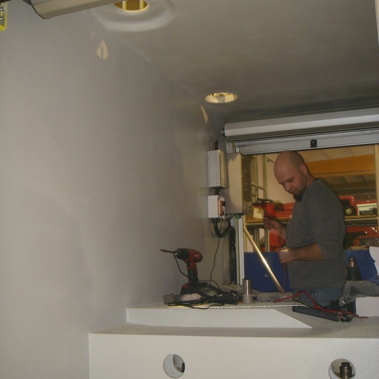 PowerTek búnaði komið fyrir