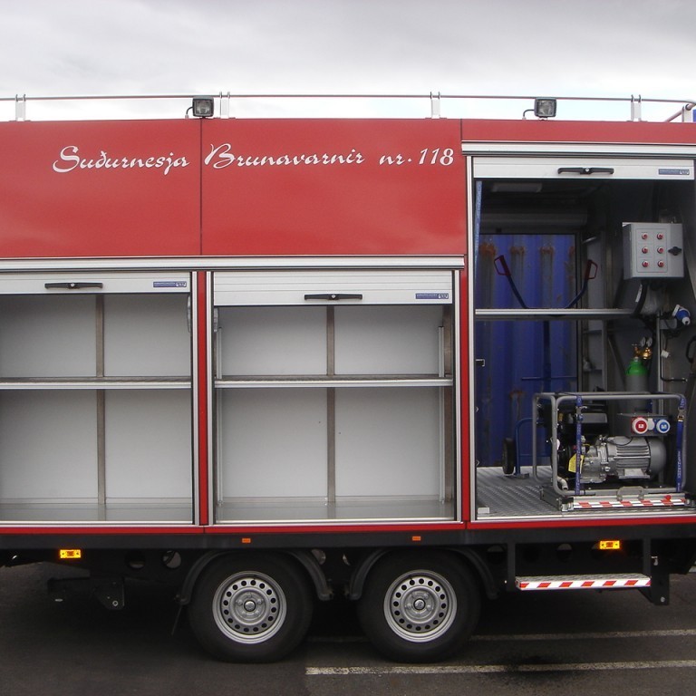 Kerruvagninn á hægri hlið rafstöð ofl.