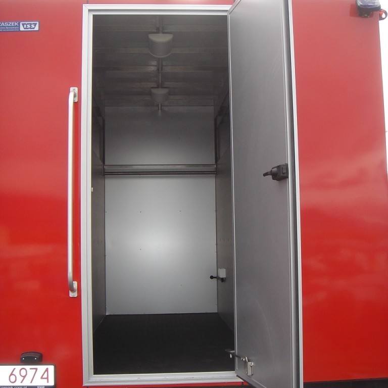 Kerruvagninn inn um afturdyr