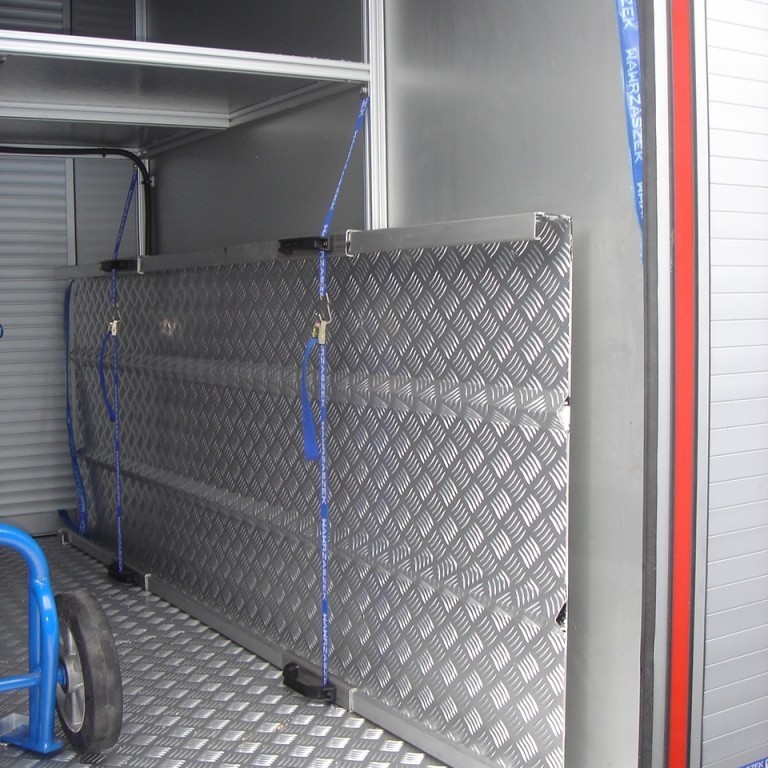 Sliskja í fremsta skáp