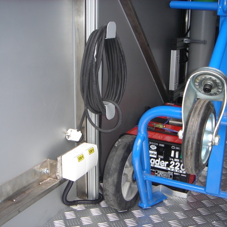 Tenglar í fremsta skáp