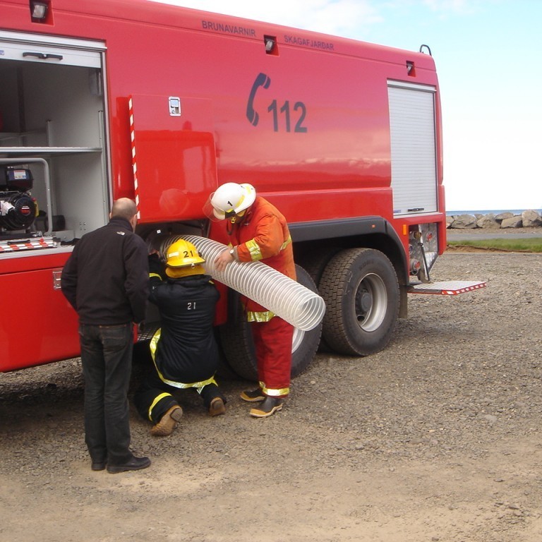 Barka komið upp á tæmingu á tanki um 10