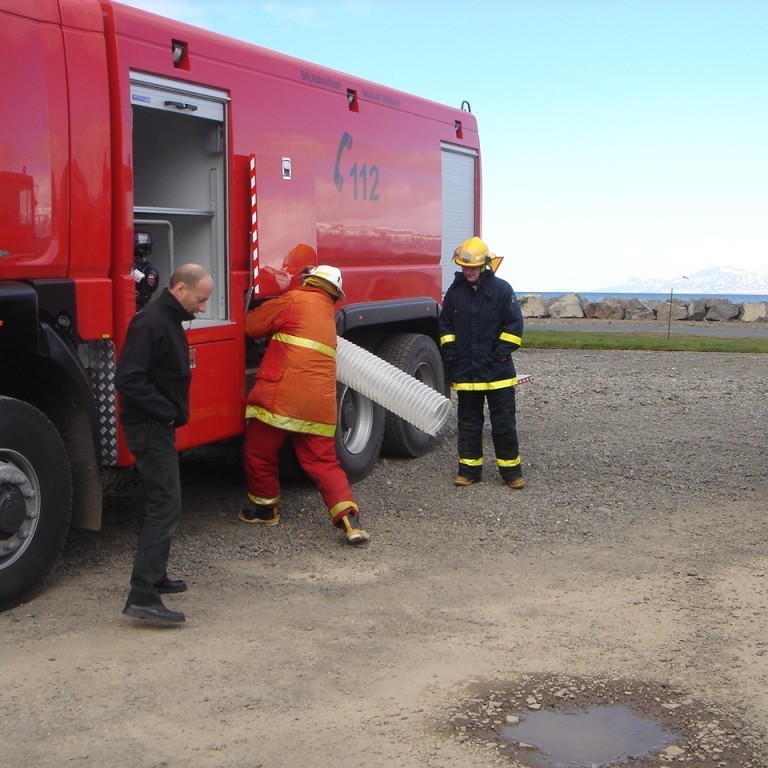 Barka komið upp á tæmingu á tanki um 10