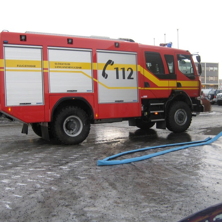 Fyrir utan stöðina