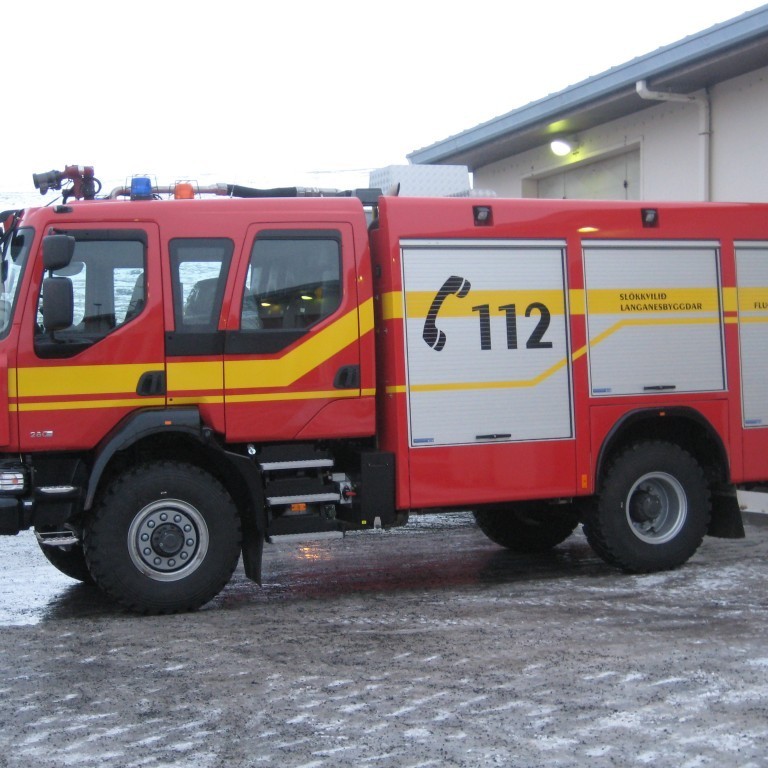 Fyrir utan stöðina