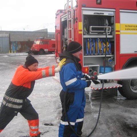 Svaka kraftur en líka hált