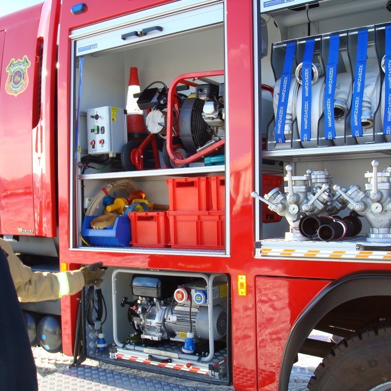 Rafstöð með reykblásurum ofl.