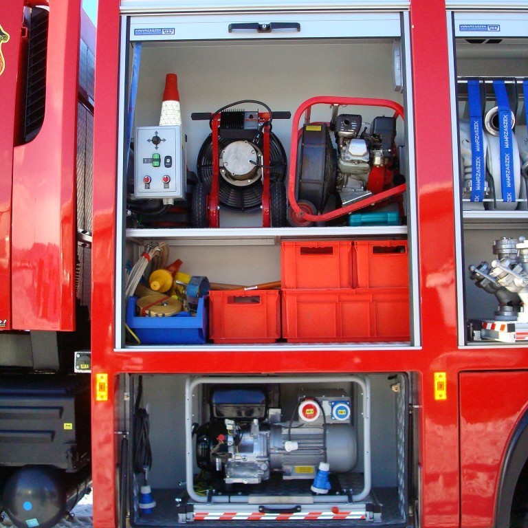 Fremsti skápur vinstra megin