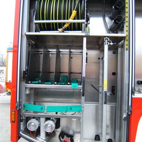 Aftari skápur hægra megin