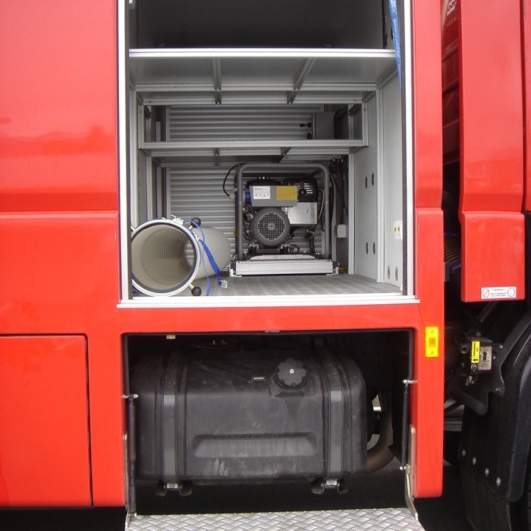 Fremsti skápur hægra megin