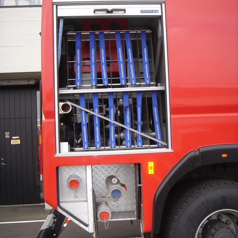 Aftasti skápur vinstra megin