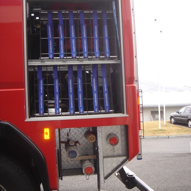 Aftasti skápur hægra megin