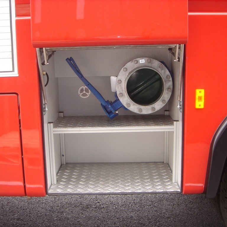 Neðri skápur vinstra meginn með losun um 10