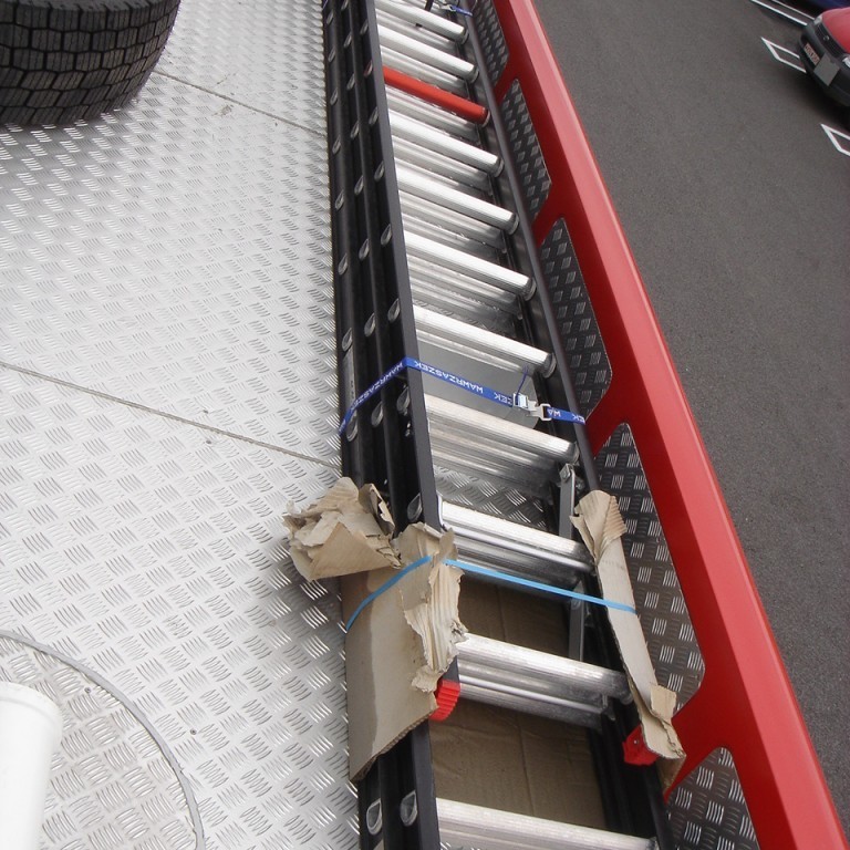 Stigi á þaki þrískiptur