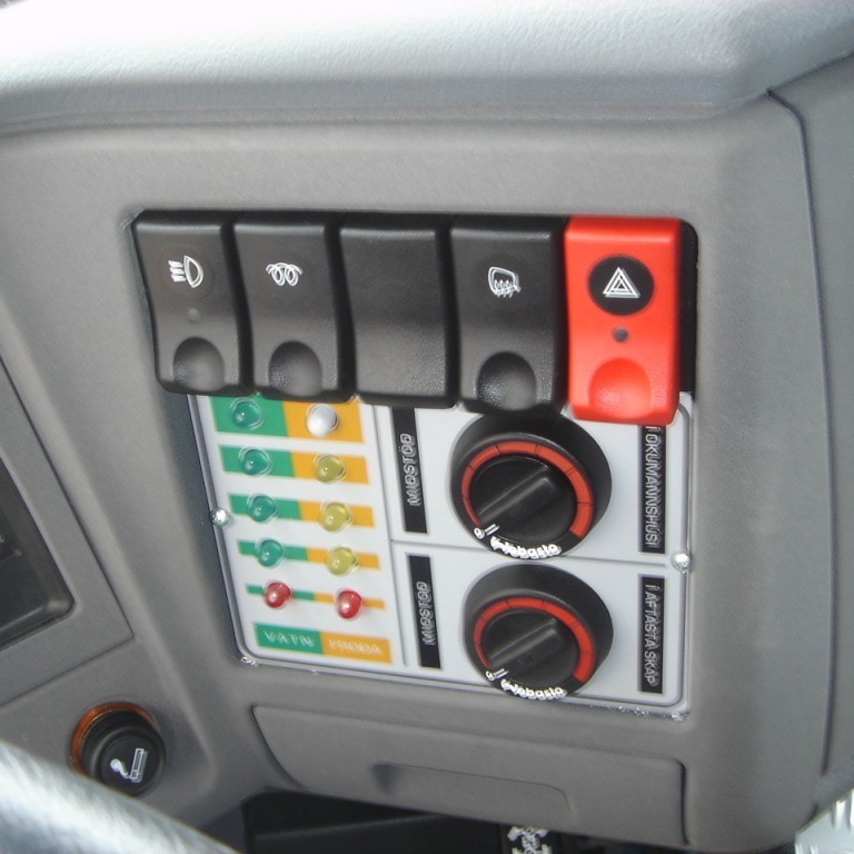 Miðstöðvarofar og tankaflestur í ökumannshúsi