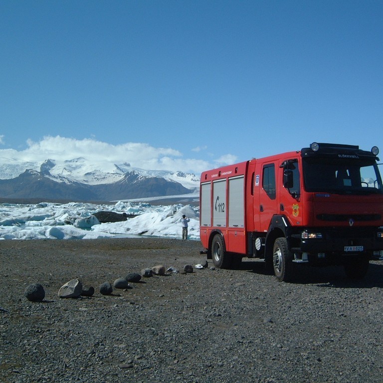 Slökkvibifreið Fjarðabyggðar við Jökulsárlón