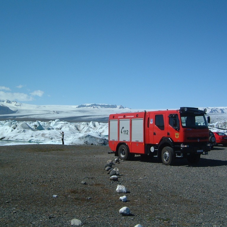 Slökkvibifreið Fjarðabyggðar við Jökulsárlón