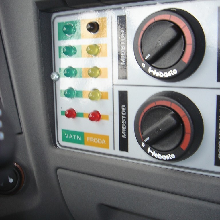 Miðstöðvar og tankaflestur í ökumannshúsi