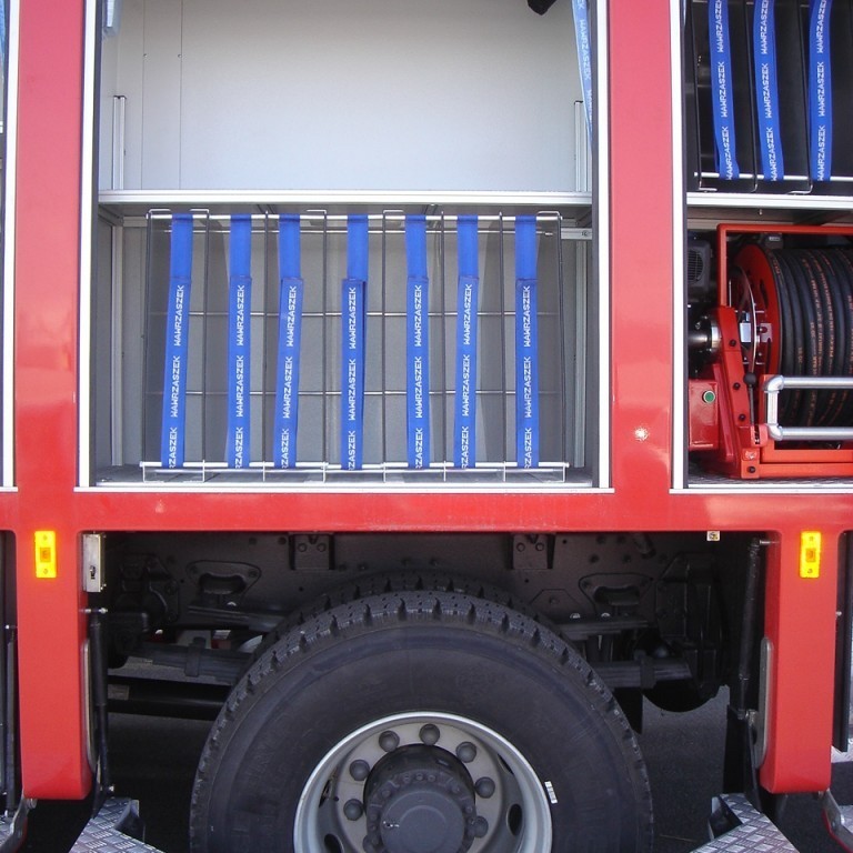 Slöngurekkar í miðskáp