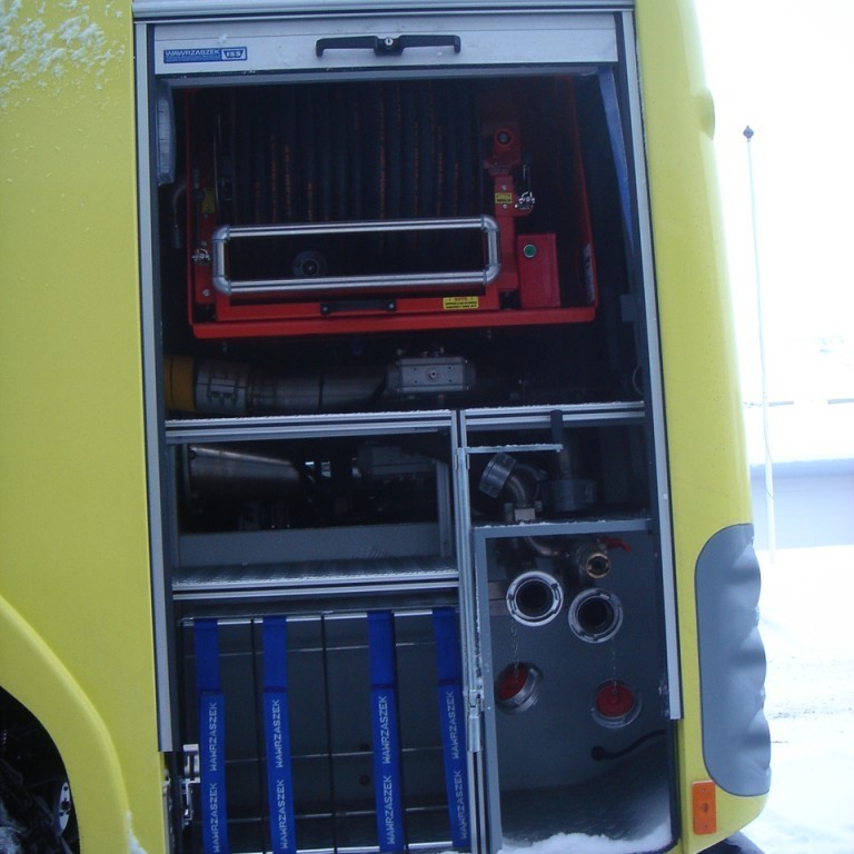 Skápur fyrir háþrýsikefli og slöngur