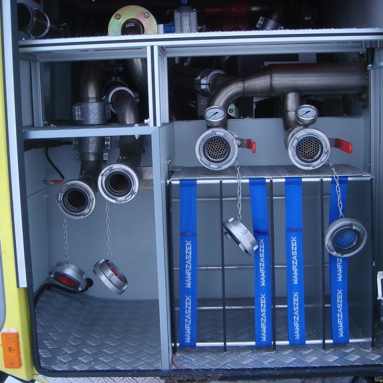 Hægri skápur að aftan inntök á tank