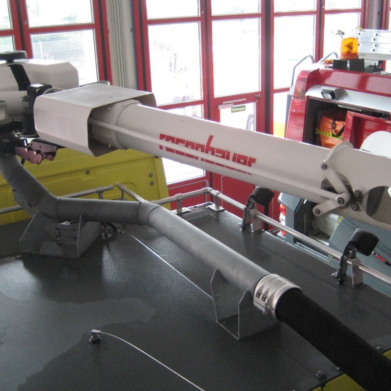 FLF7000/1000 Rosenbauer Buffalo. Þakbyssa