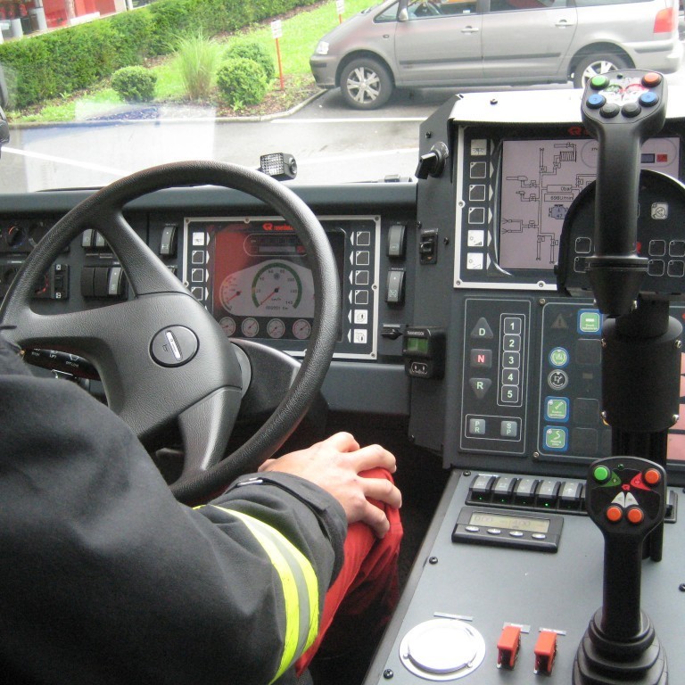 FLF7000/1000 Rosenbauer Buffalo. Mælaborð