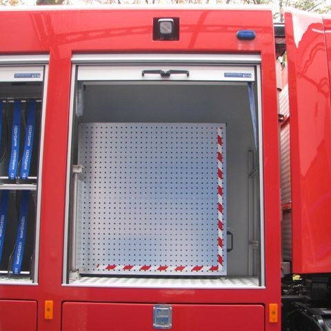 Fyrsti skápur fyrir björgunartækin