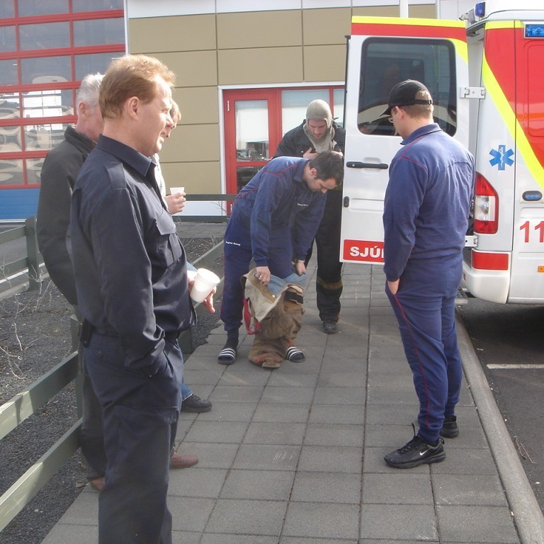 Stöðvarstjórinn fylgist með