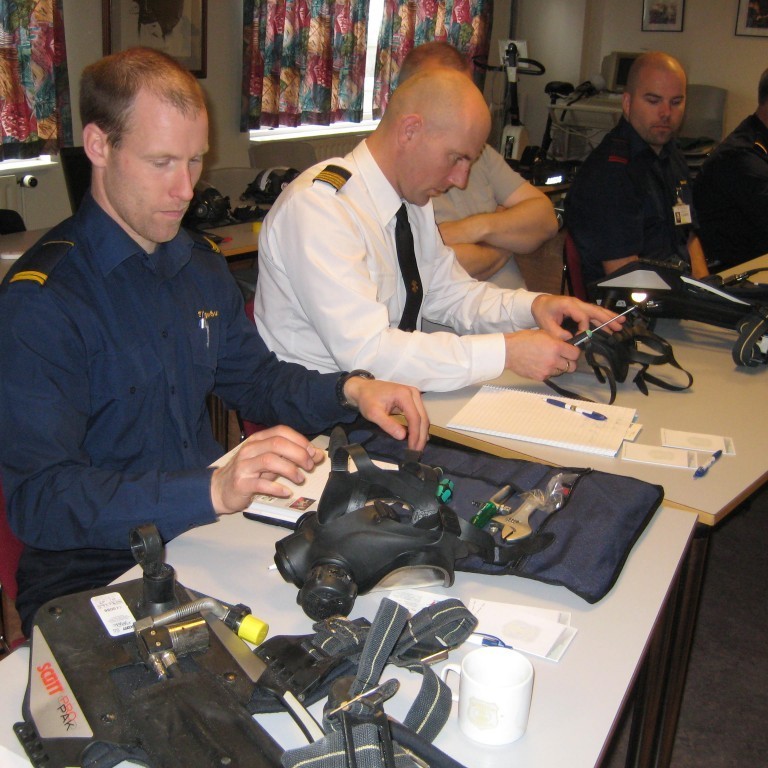 Svo var byrjað að skrúfa