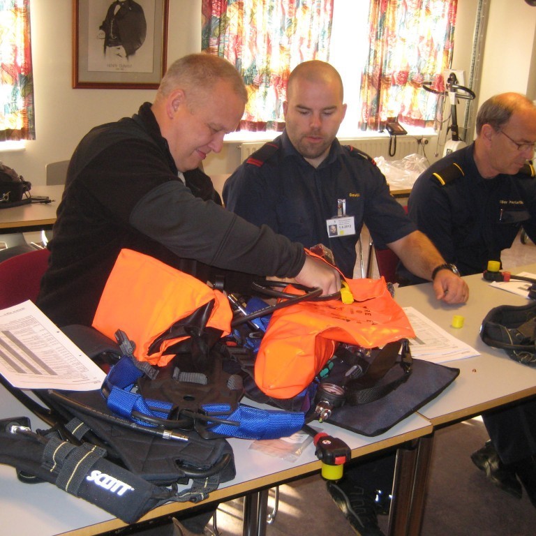 Þá var komið að læra á Scott Elsa undankomutæki