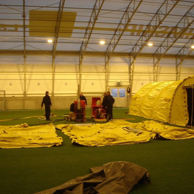 Tjöldun í fullum gangi