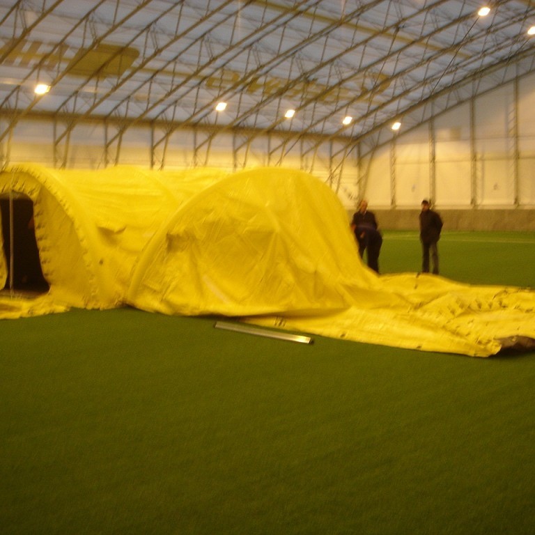 Tjöldun í fullum gangi