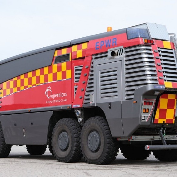 Ný Wiss Felix 8 x 8 flugvallaslökkvibifreið á Copernicusar flugvellinum í Wroclaw