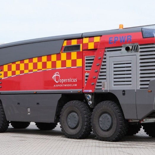 Ný Wiss Felix 8 x 8 flugvallaslökkvibifreið á Copernicusar flugvellinum í Wroclaw